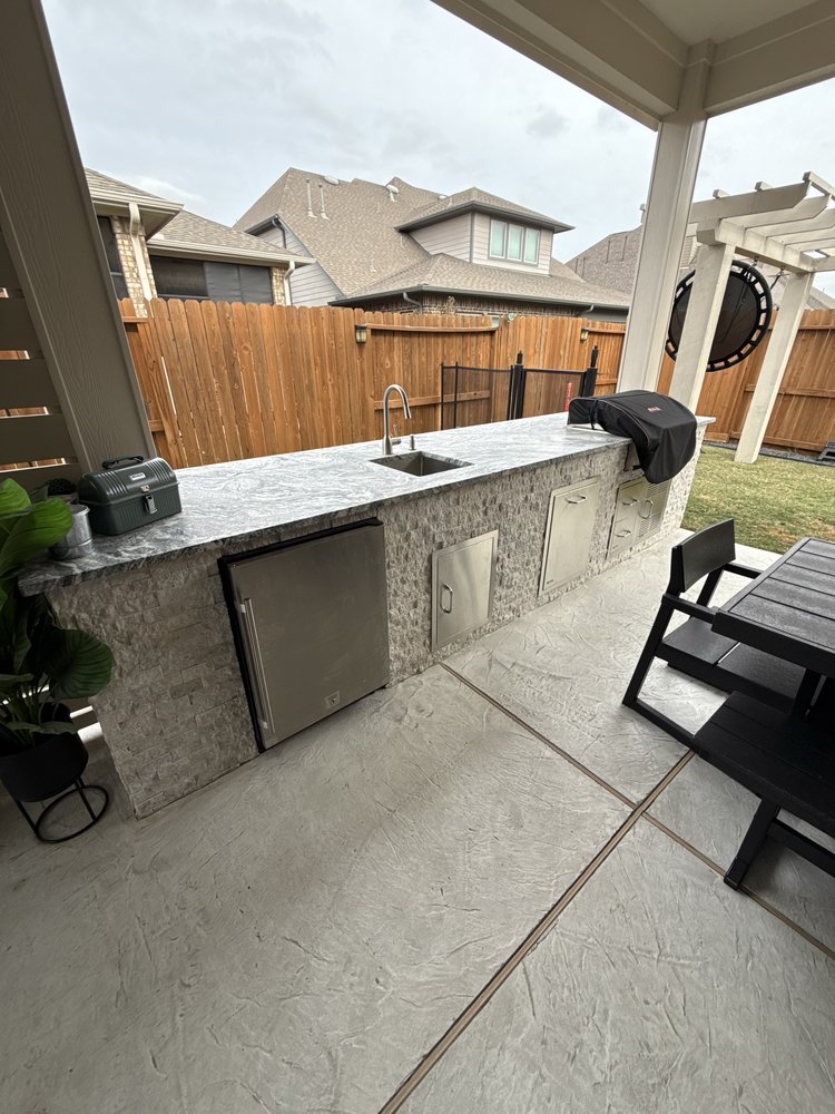 Outdoor Kitchen